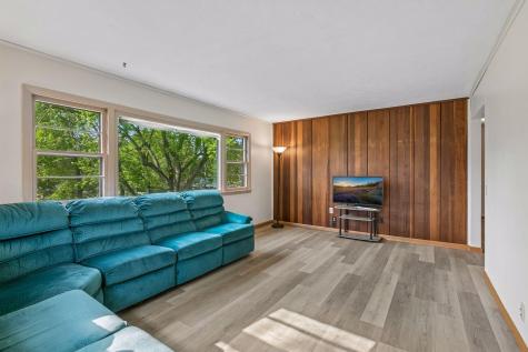 868 Oakwood Drive Anoka MN 55303