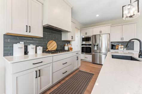 17924 Headwaters Drive Lakeville MN 55044