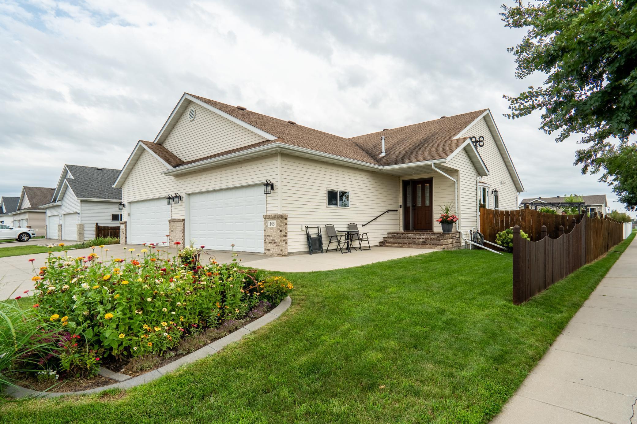 1105 37th Avenue S Moorhead MN 56560