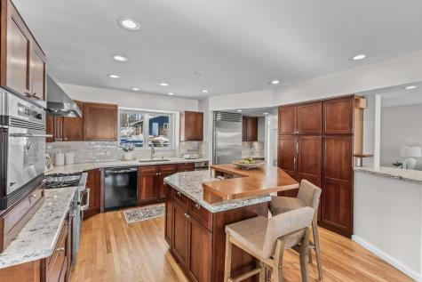 630 Carver Beach Road Chanhassen MN 55317