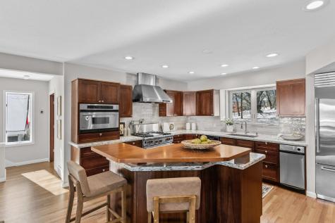 630 Carver Beach Road Chanhassen MN 55317