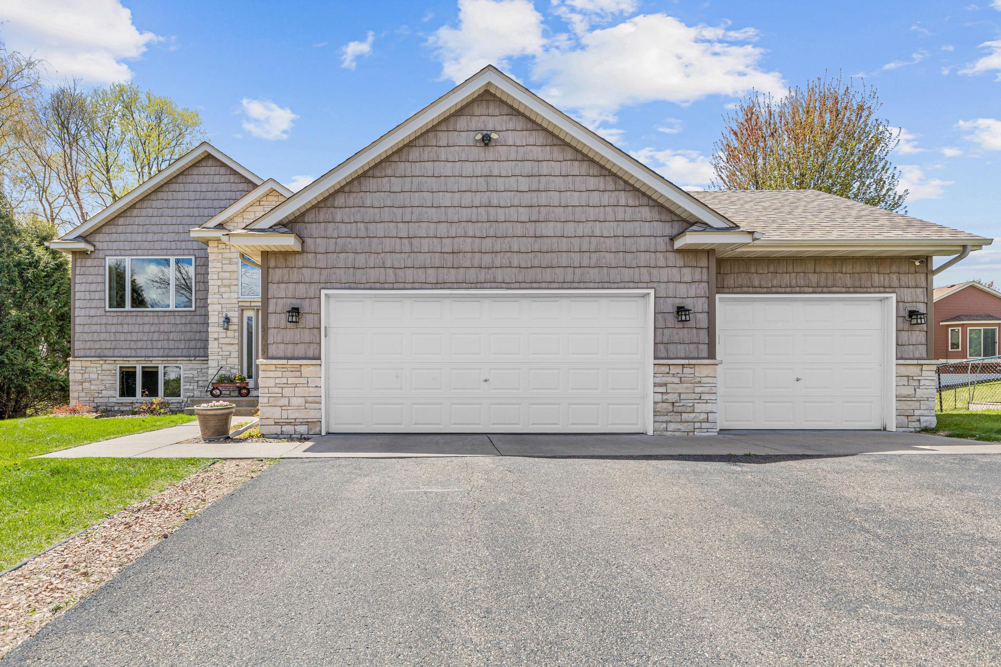 5725 157th Street N Hugo MN 55038