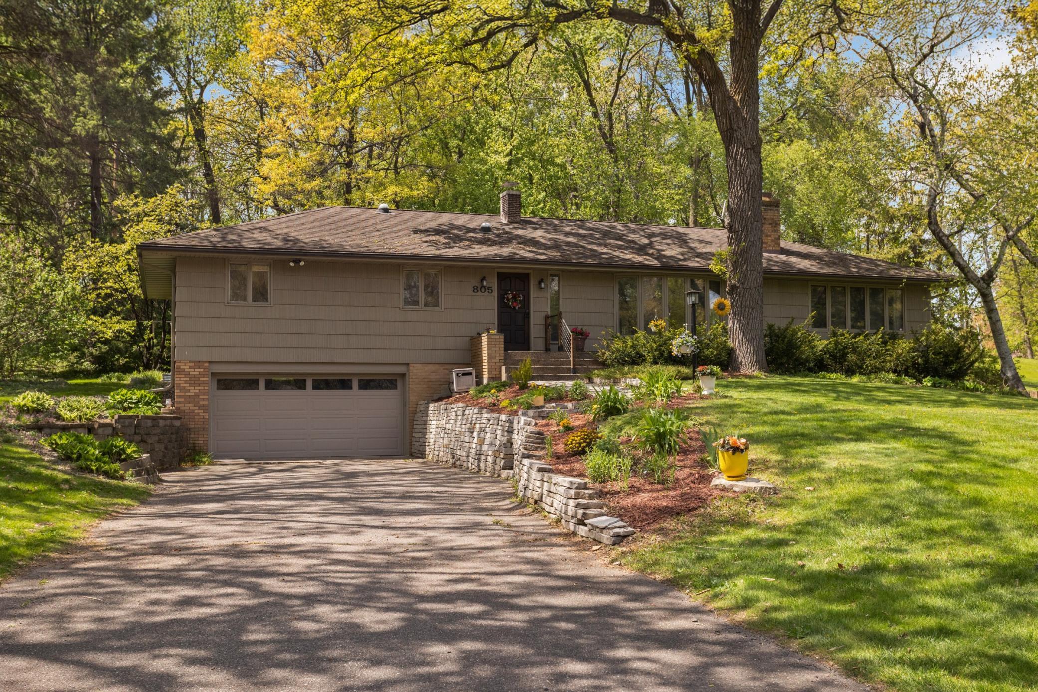 805 Kingsview Lane N Plymouth MN 55447