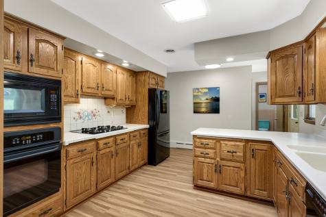 805 Kingsview Lane N Plymouth MN 55447