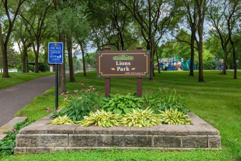 805 Kingsview Lane N Plymouth MN 55447