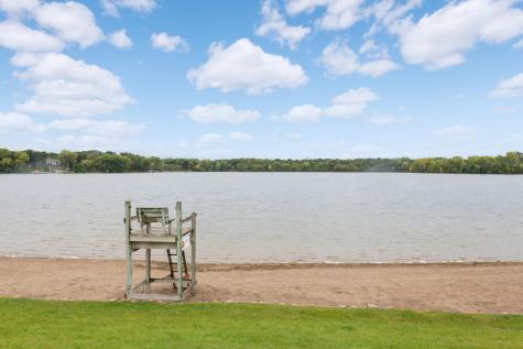 805 Kingsview Lane N Plymouth MN 55447