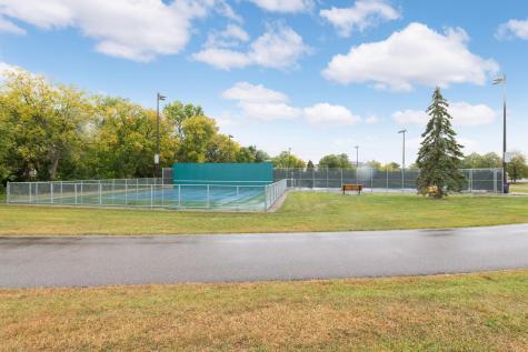 805 Kingsview Lane N Plymouth MN 55447