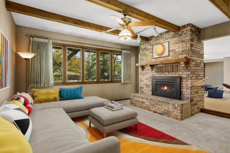 805 Kingsview Lane N Plymouth MN 55447