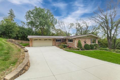 1800 Hiawatha Court NE Rochester MN 55906
