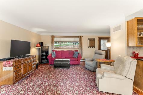 1800 Hiawatha Court NE Rochester MN 55906