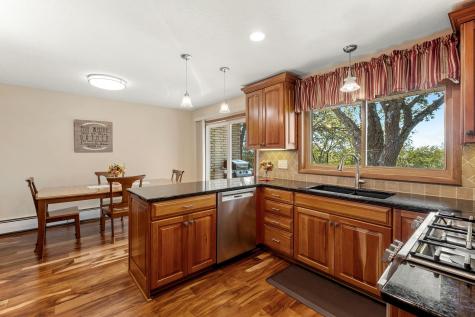 1800 Hiawatha Court NE Rochester MN 55906