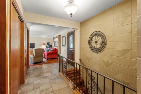 1800 Hiawatha Court NE Rochester MN 55906