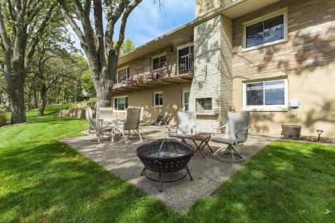1800 Hiawatha Court NE Rochester MN 55906