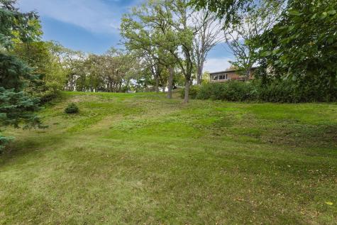 1800 Hiawatha Court NE Rochester MN 55906