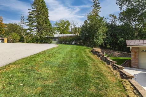 1800 Hiawatha Court NE Rochester MN 55906