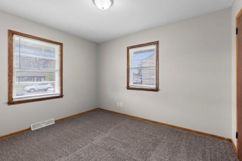1633 Sherwood Avenue Saint Paul MN 55106