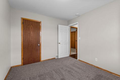 1633 Sherwood Avenue Saint Paul MN 55106