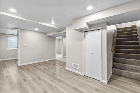 1633 Sherwood Avenue Saint Paul MN 55106