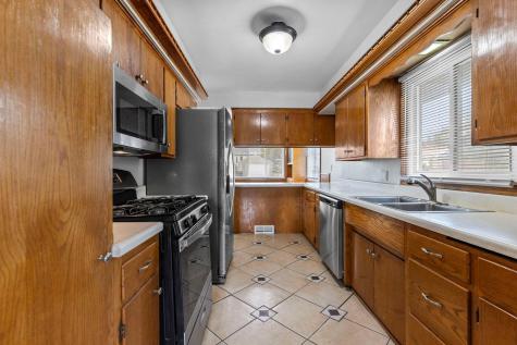 1633 Sherwood Avenue Saint Paul MN 55106