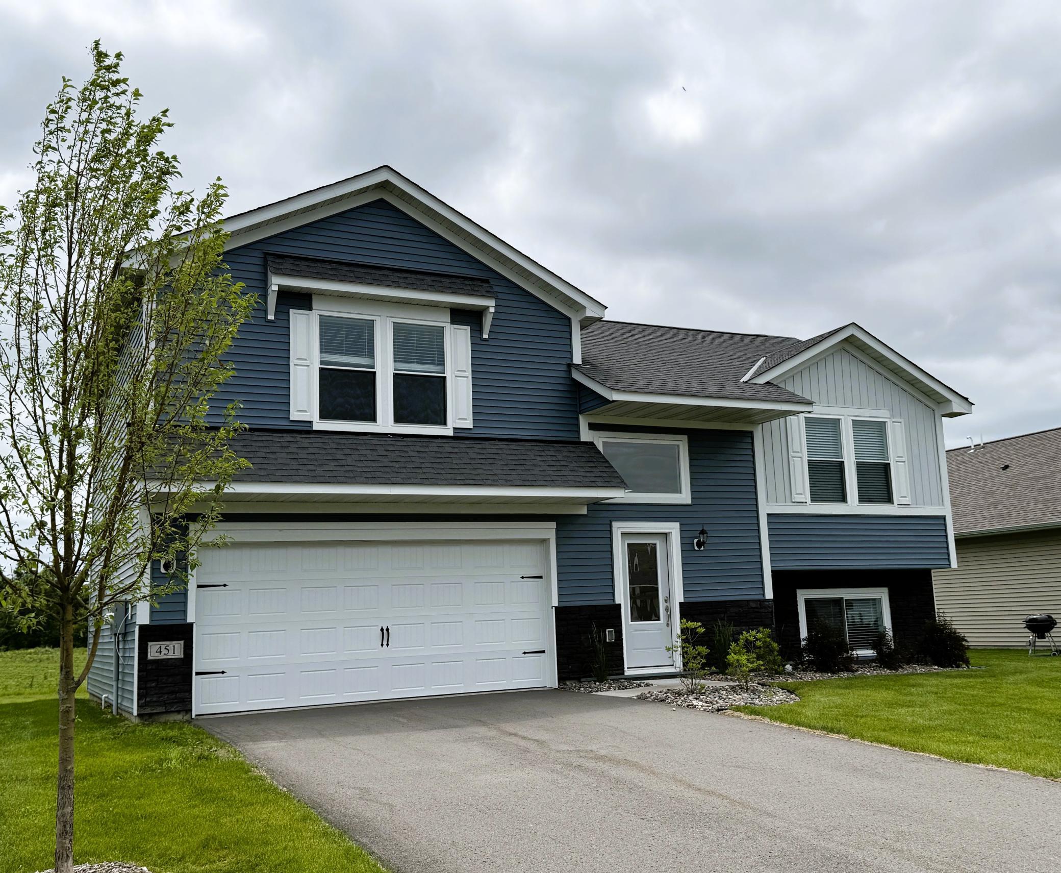 451 Valley Drive W Annandale MN 55302