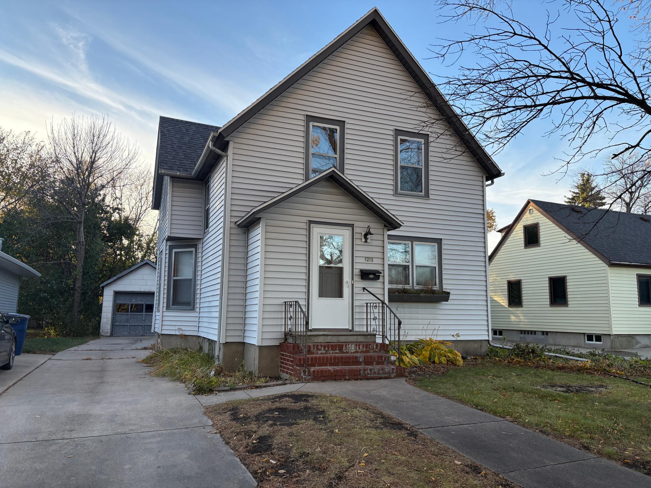 1215 6th Street S Moorhead MN 56560