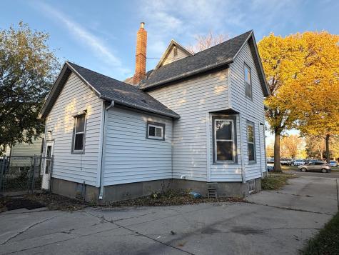 1215 6th Street S Moorhead MN 56560