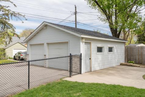 1520 N Broad Street Mankato MN 56001