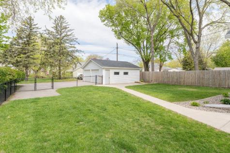 1520 N Broad Street Mankato MN 56001
