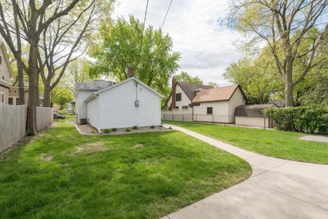 1520 N Broad Street Mankato MN 56001