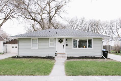 330 21st Avenue N Fargo ND 58102