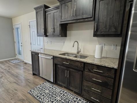 6163 Maple Valley Drive S Fargo ND 58104