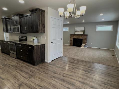 6163 Maple Valley Drive S Fargo ND 58104