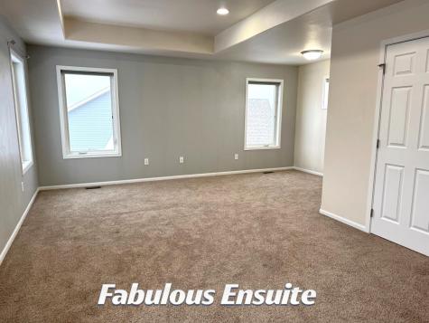 6163 Maple Valley Drive S Fargo ND 58104