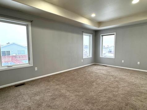 6163 Maple Valley Drive S Fargo ND 58104