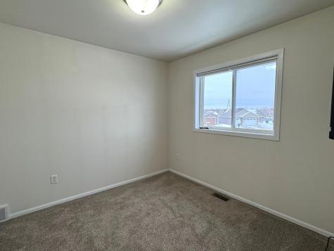 6163 Maple Valley Drive S Fargo ND 58104