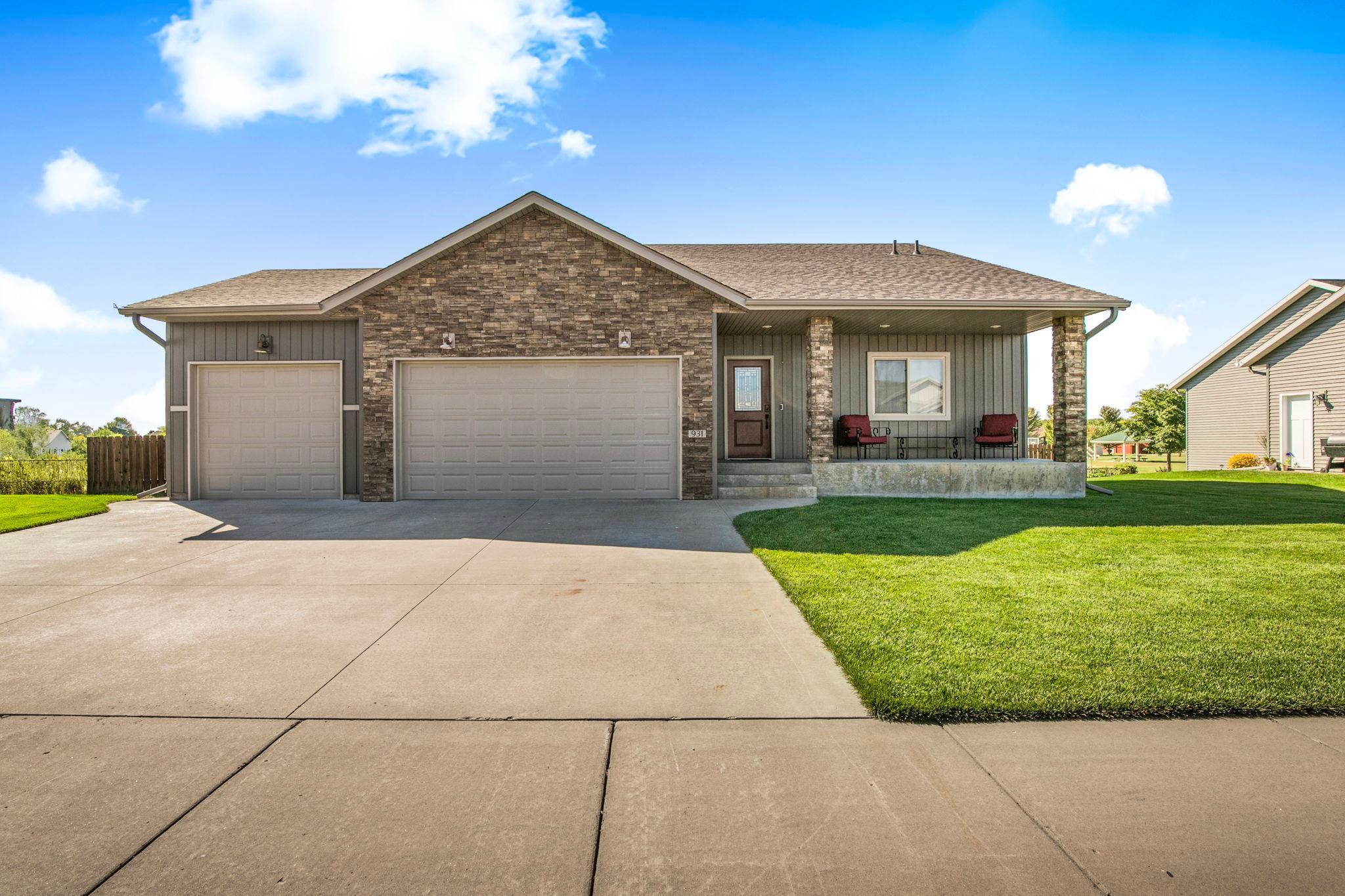 931 Waters Edge Circle Avon MN 56310