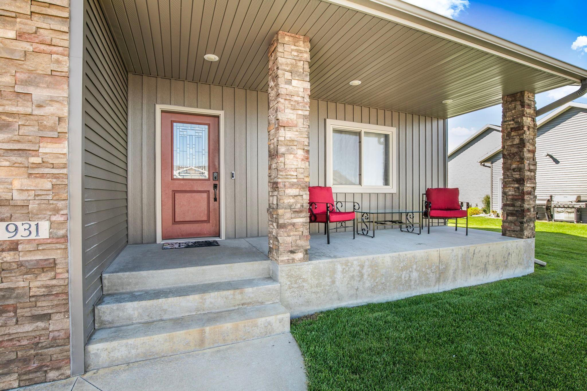 931 Waters Edge Circle Avon MN 56310