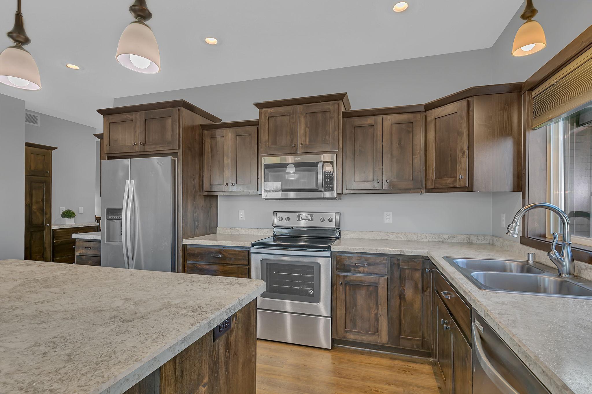 931 Waters Edge Circle Avon MN 56310