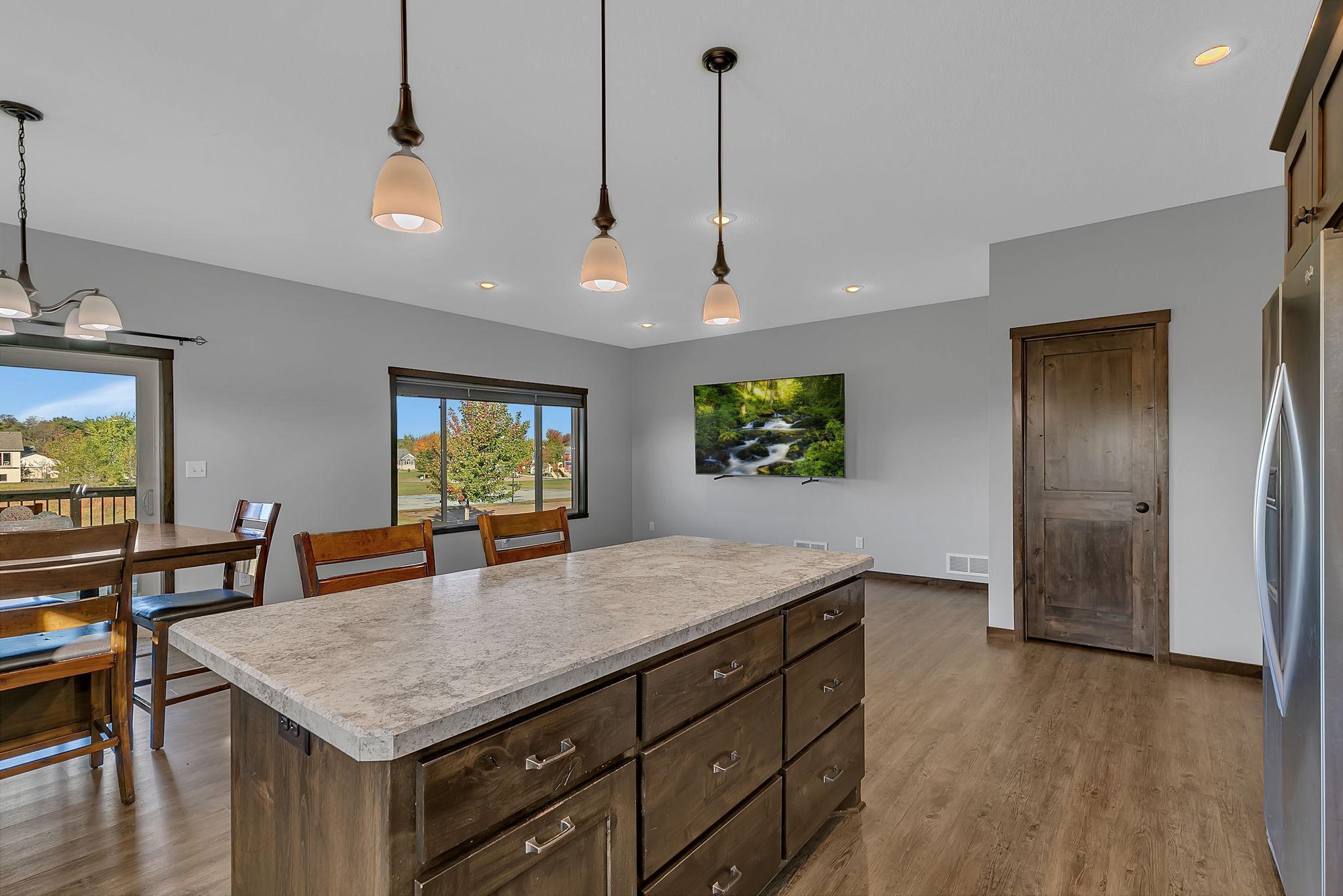 931 Waters Edge Circle Avon MN 56310