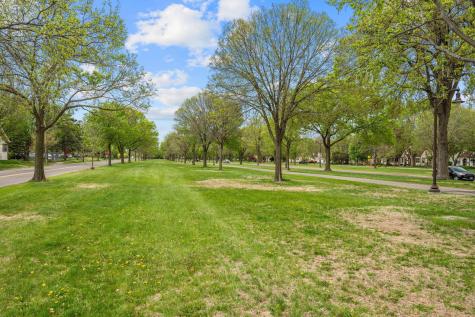 4424 Russell Avenue N Minneapolis MN 55412