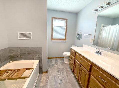 4505 36th Avenue N Fargo ND 58102