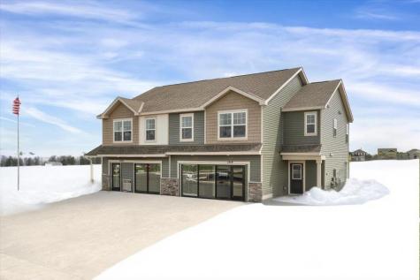 1916 Highview Terrace Shakopee MN 55379