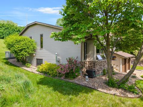 712 Juniper Street La Crescent MN 55947