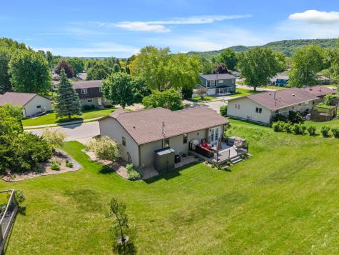 712 Juniper Street La Crescent MN 55947