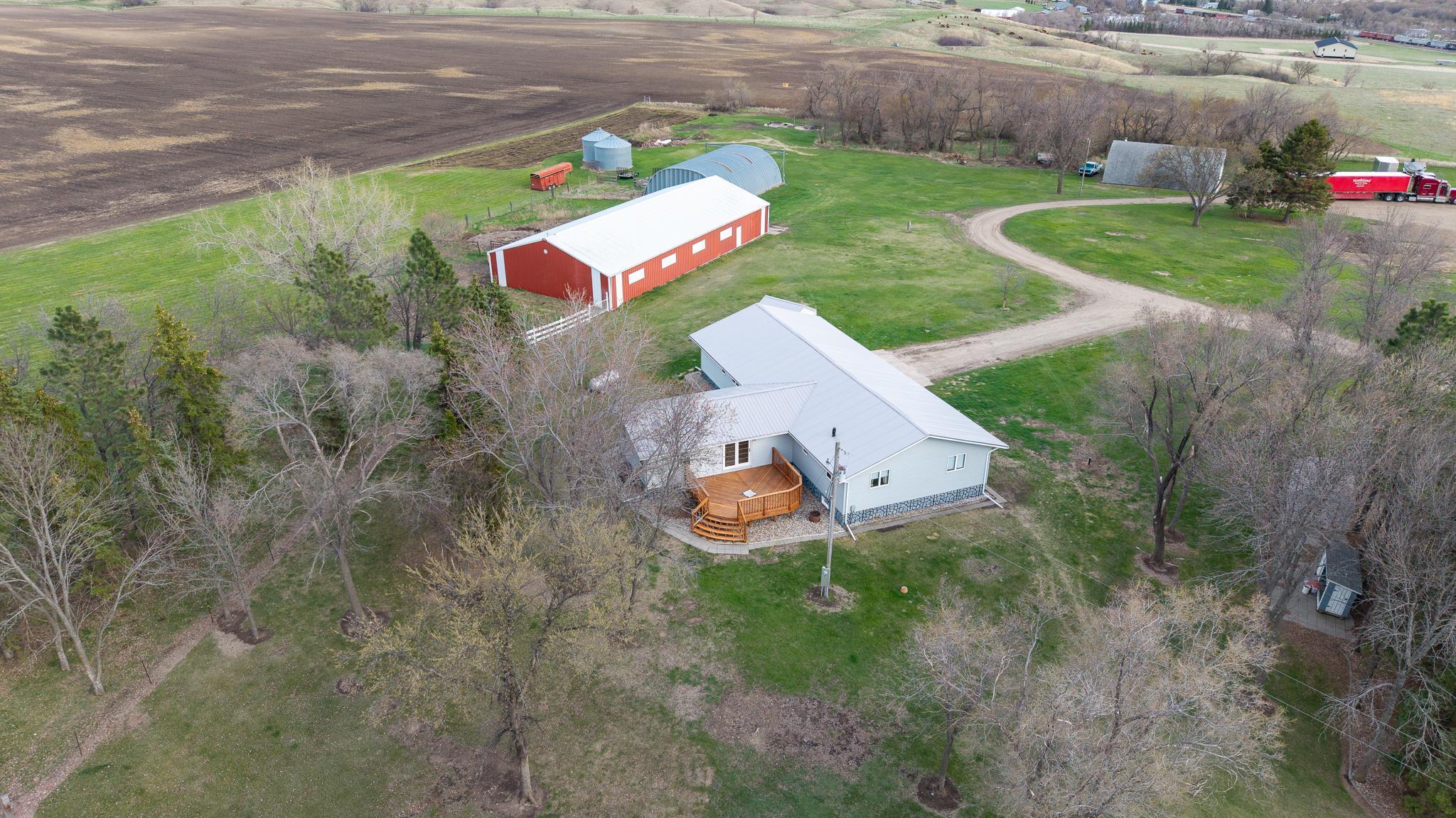 5564 County Road 63 Lamoure ND 58458