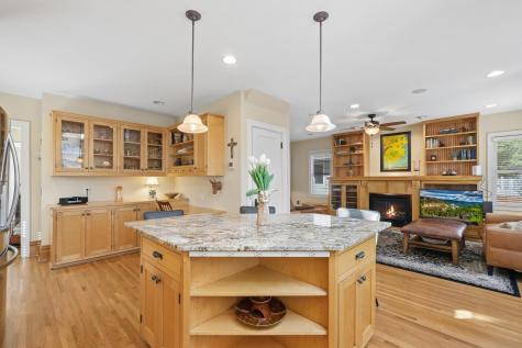 1676 Berkeley Avenue Saint Paul MN 55105