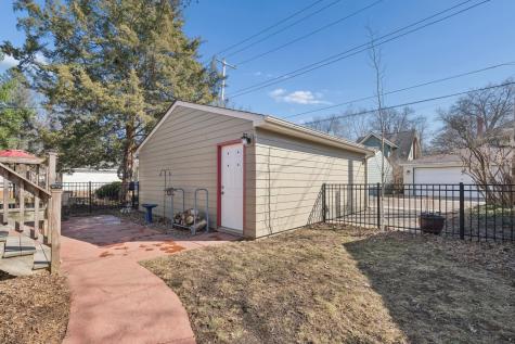 1676 Berkeley Avenue Saint Paul MN 55105