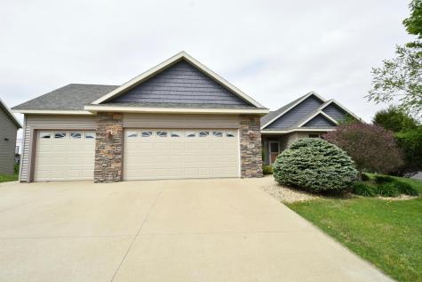 818 Augusta Avenue Zumbrota MN 55992