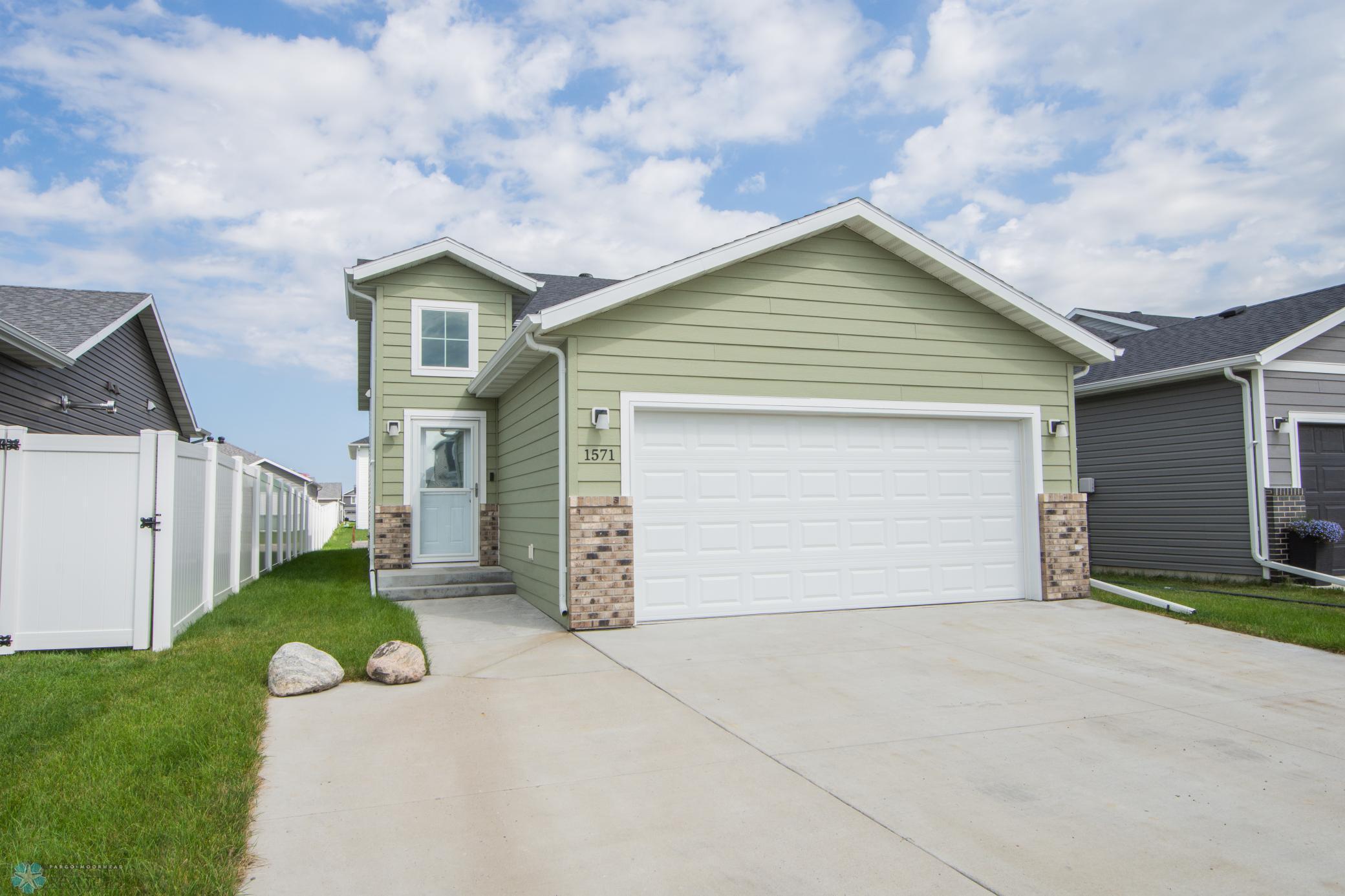 1571 69th Avenue S Fargo ND 58104