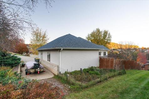 726 N 4th Street La Crescent MN 55947
